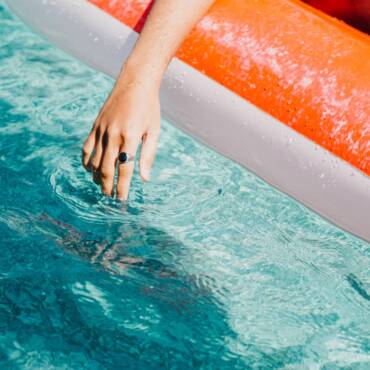 10 accessoires voor het onderhouden van je zwembad
